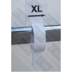 Veľkostné označenie XL na štendre. Biele